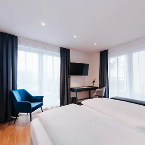 Haimhausers Garni Bed & Breakfast Haimhausen (Bavaria)